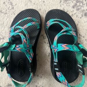 Girls size 2 chacos - perfect for summer!